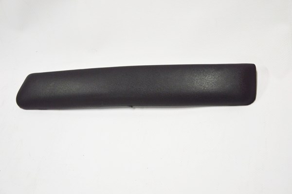 Накладка бампера переднього права Ford Focus II 2004-2008 DE-GA FOR07FO043 DE-GA FOR07FO043