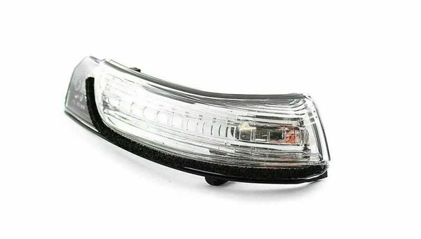 Повторювач повороту в дзеркалі правий Toyota Avensis T27 2008-2018 POLCAR 8127206E POLCAR 8127206E